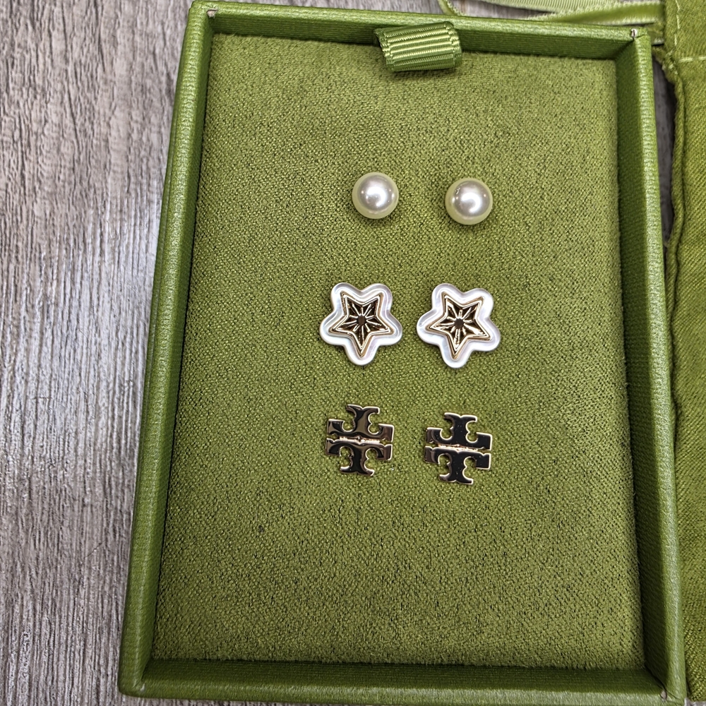 Tory Burch Stud Earrings with Gift Bag New
